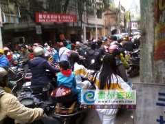 加强学生出行途中安全保障