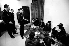 记者警方联手连夜解救传销人员