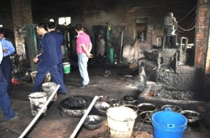 我市查扣15吨疑似地沟油