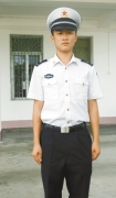 <b>“80后”战士巨浪中勇救5人</b>